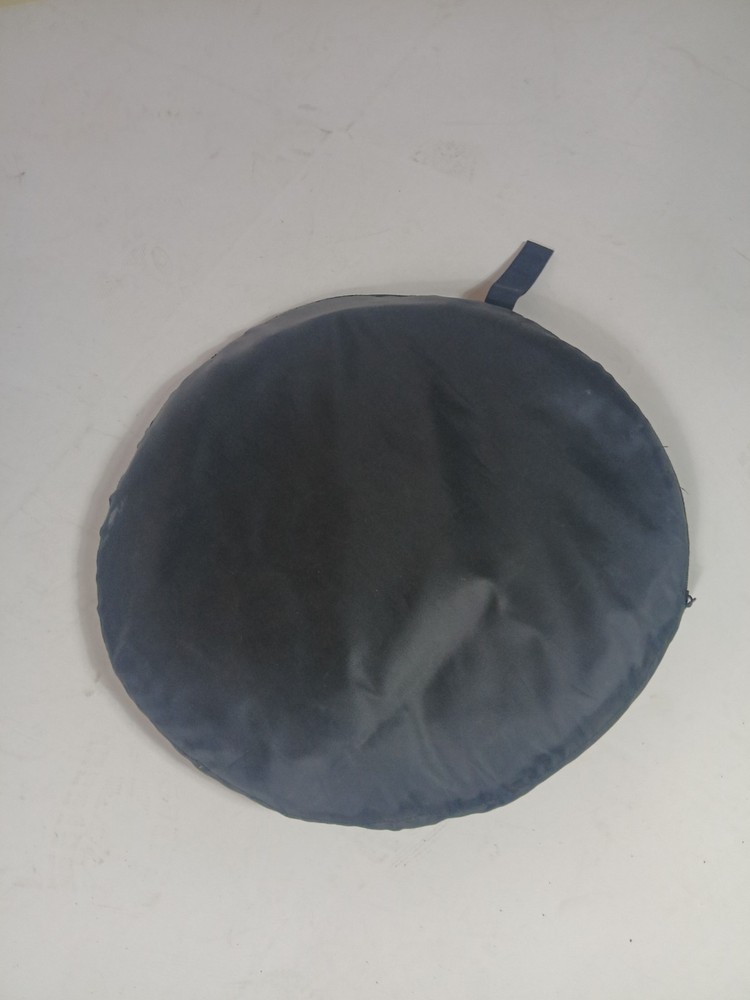 White/Grey/Gold Round Reflective Panel