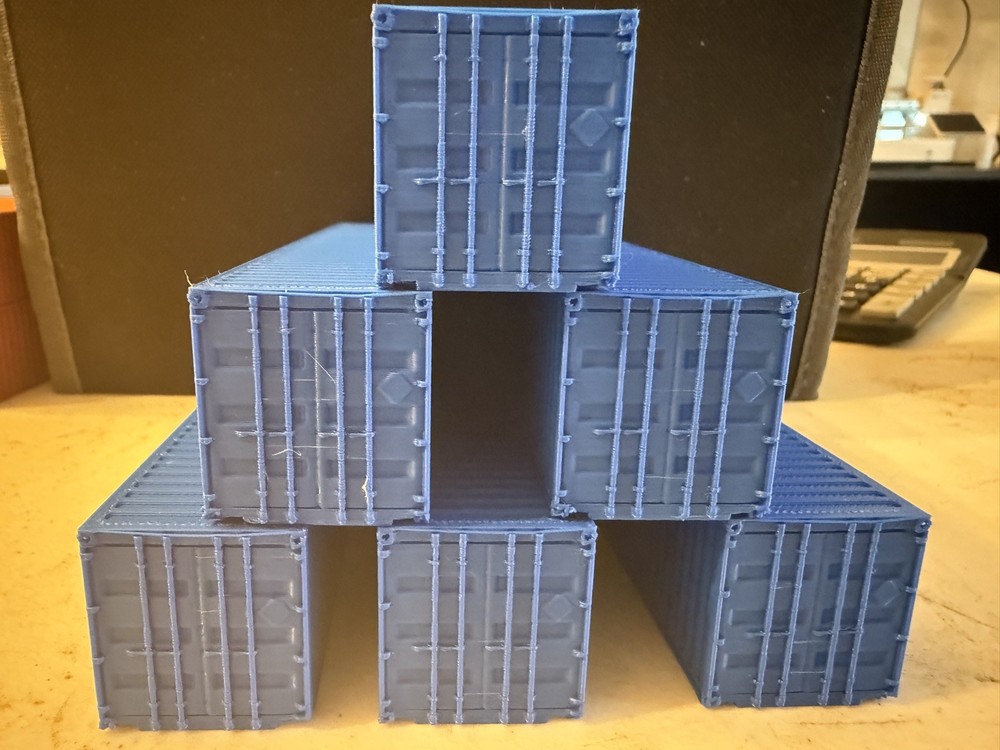 6 Ho Scale 40 Ft Shipping Container