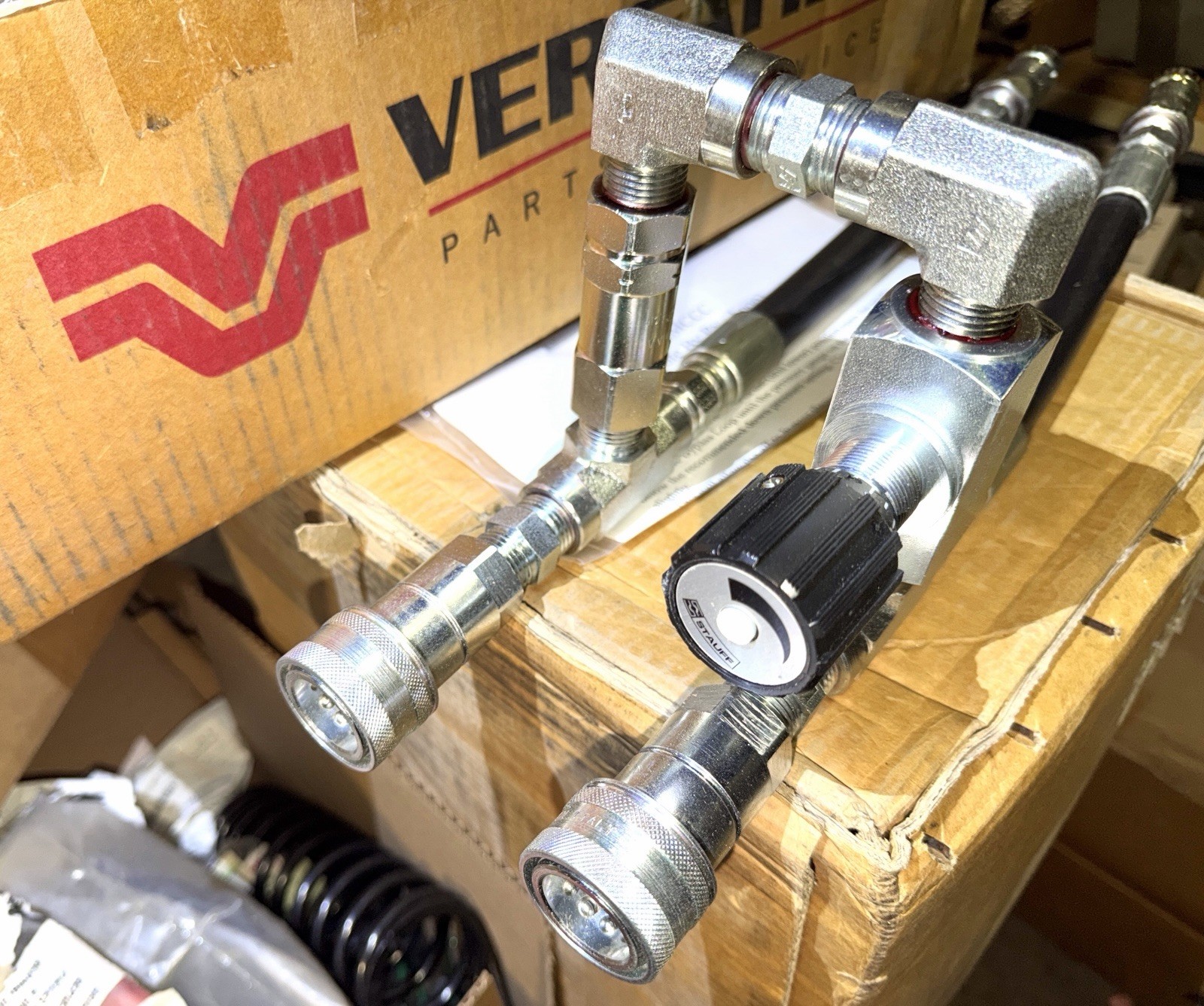 NEW 86033523 Buhler Versatile KIT HYDRAULIC CLOSED CENTER CONVERSION Tractor NIB