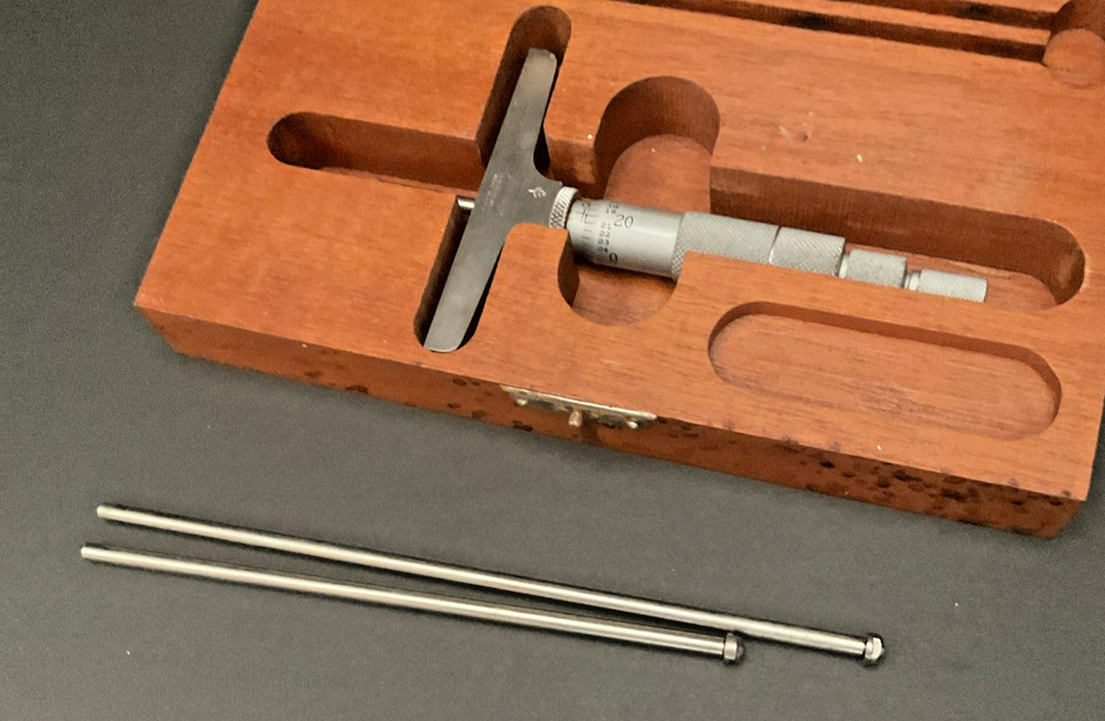 Lufkin 513 depth micrometer set with case