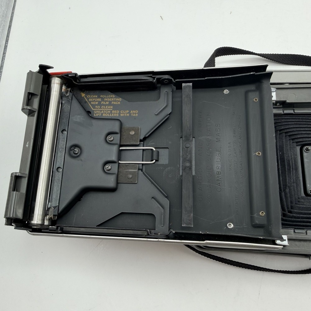 Polaroid Automatic 230 Vintage Land Camera With Strap & Case - Untested