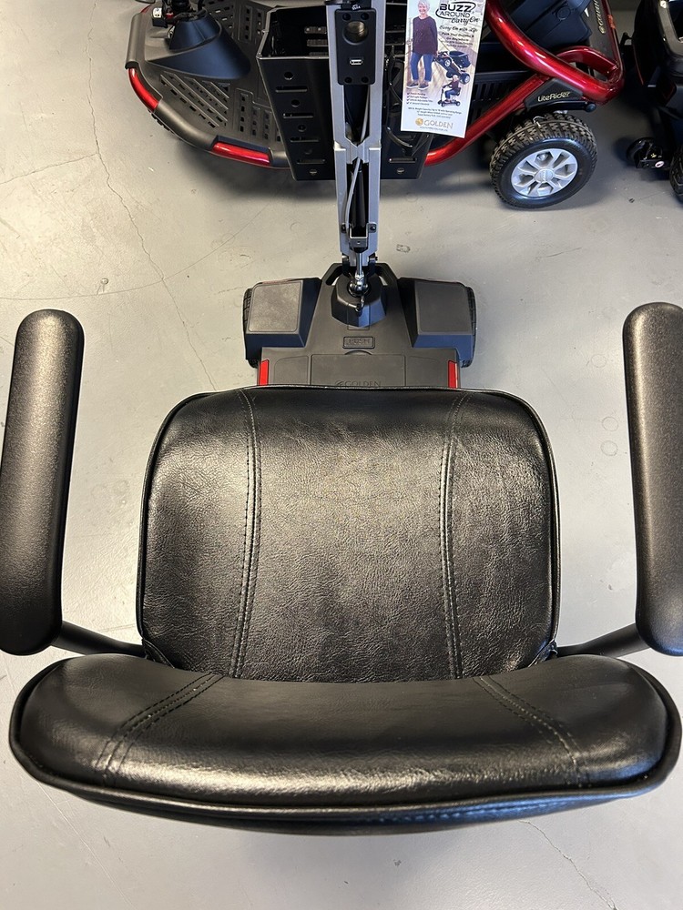 Golden Buzzaround CarryOn