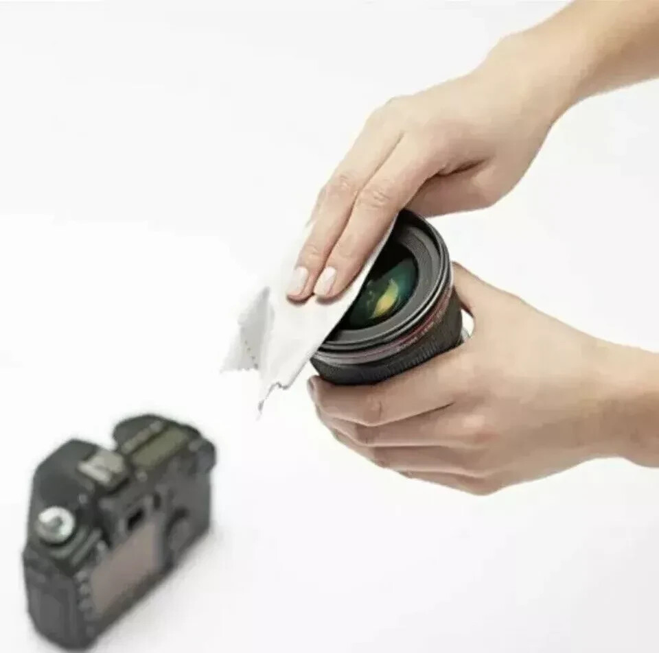 Amazon Basics Cleaning Kit for DSLR Cameras and Sensitive Electronics