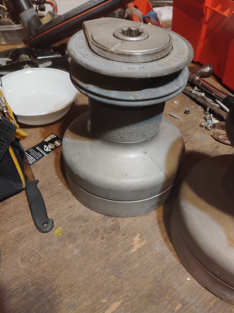 Maxwell 26 2 Speed Self-tailing Winch