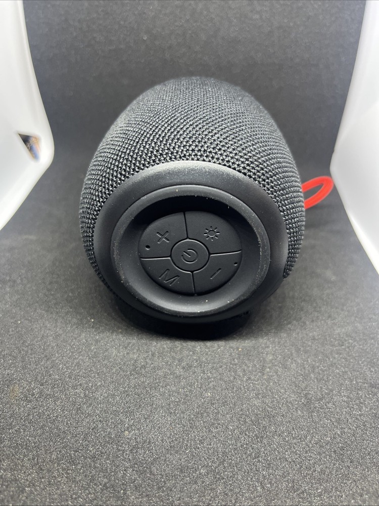 SoundWaves Splash-Proof Bluetooth Speaker W/ Multi Function Light