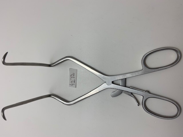 Rogozinski Reverse Angle Retractor Large 9" Length to Bend 8.5" Depth 4"