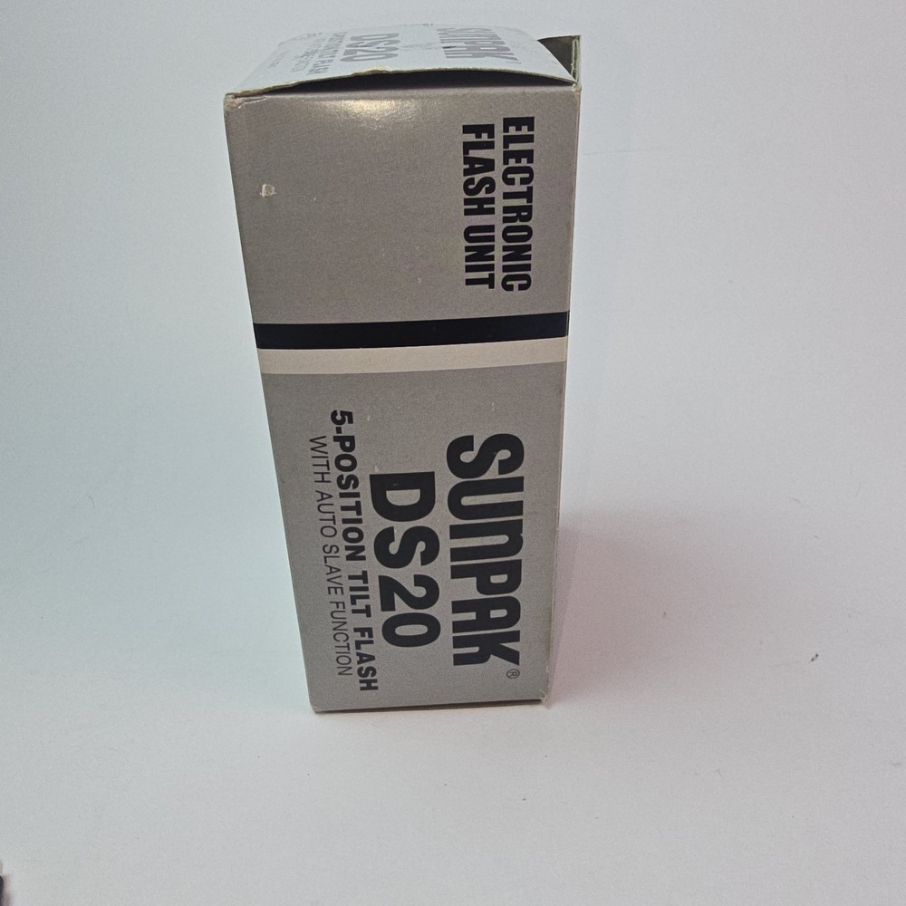 Sunpak DS-20 Auto Bounce Digital Flash In Packaging