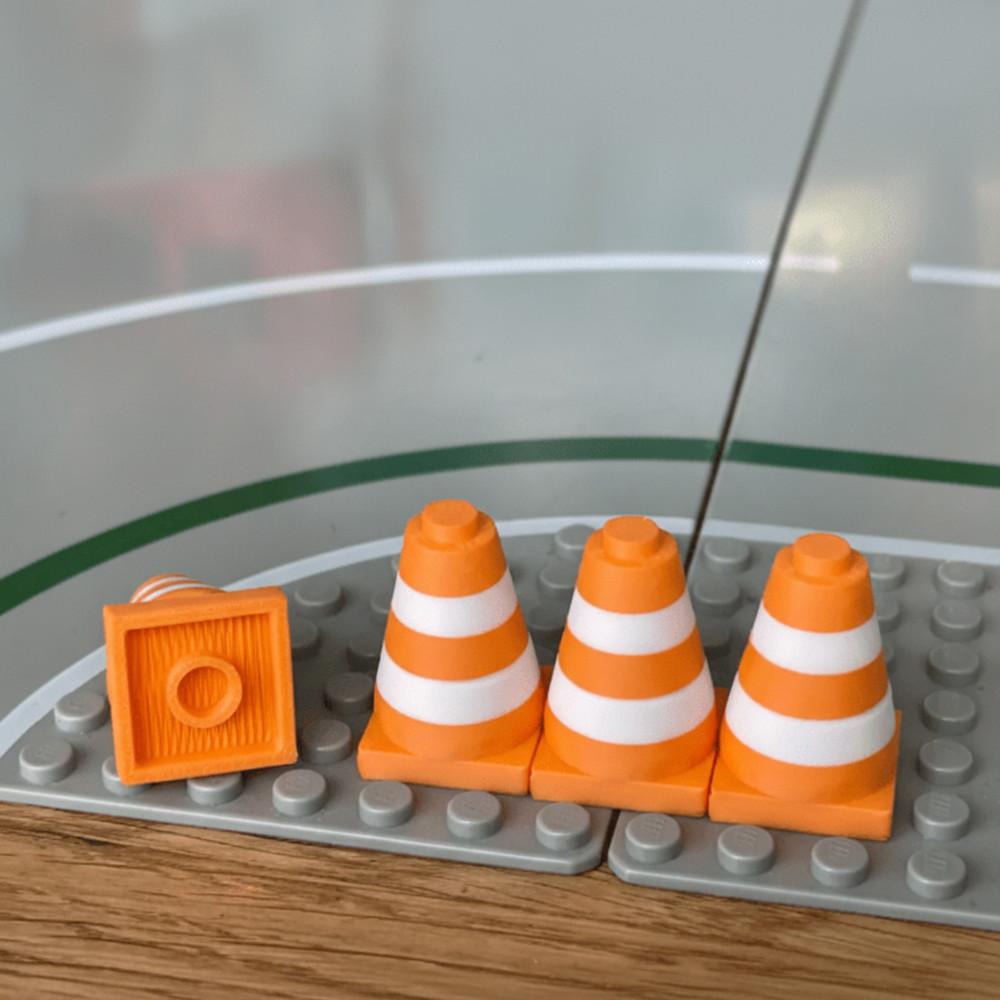 Miniature Traffic Cones 5 Pack - Lego Compatible 3D Printed