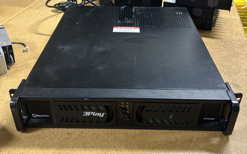 Newtek 3Play 3PXD425 Frame Replay System Powers On #e4