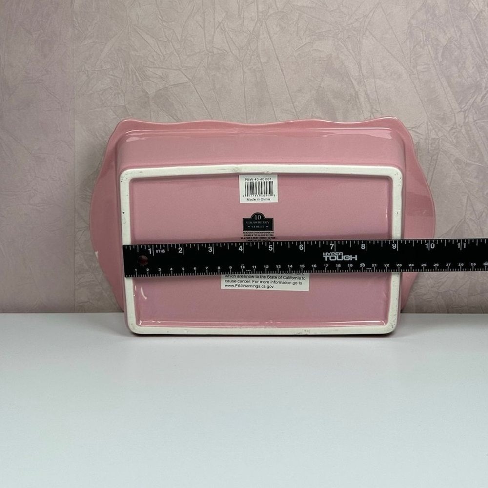 Elegant Ceramic Baking Dish with Pink Bow Design