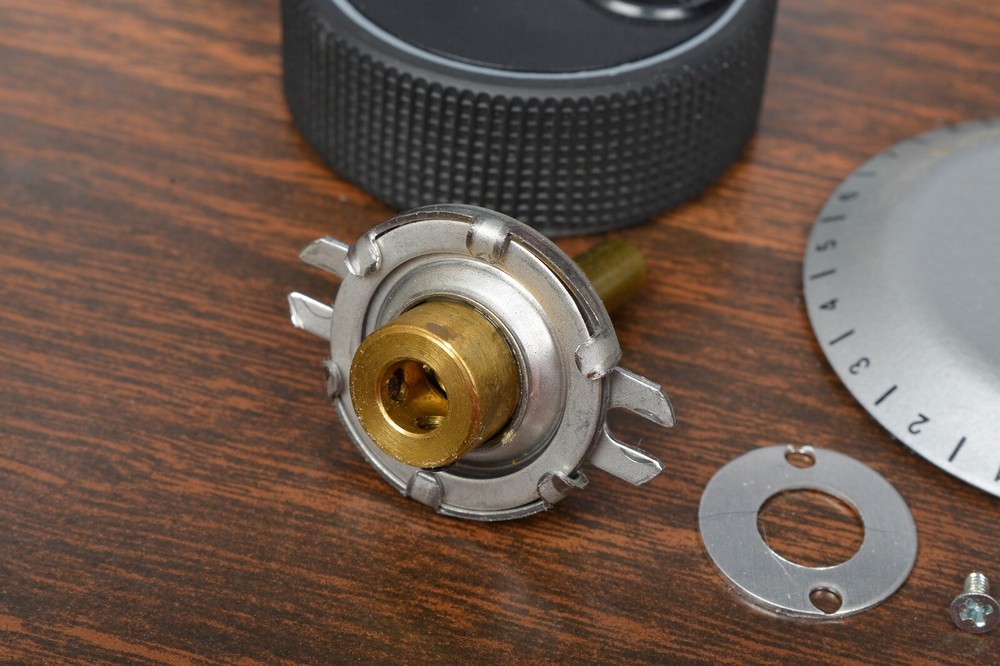 KNOB & VERNIER TUNING ASSEMBLY (TEN-TEC 422 CENTURION LINEAR AMPLIFIER)