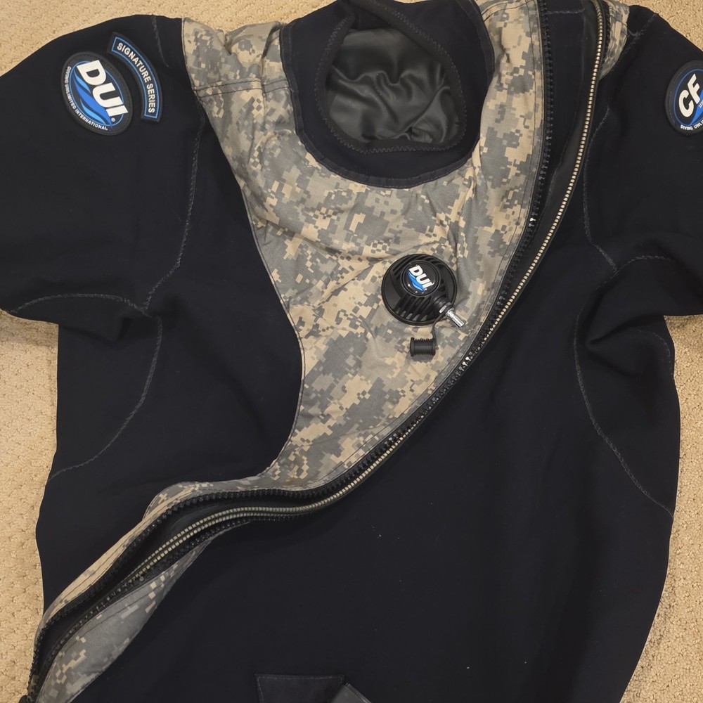 DUI CF 200 Series Drysuit Camouflage Pattern /Knee pads /extra leg pocket