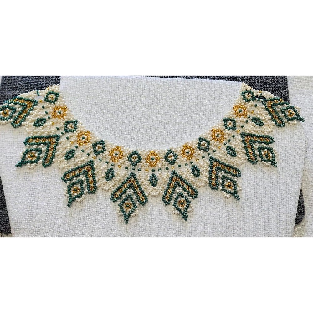Beaded Elegant Green/Beige Necklace