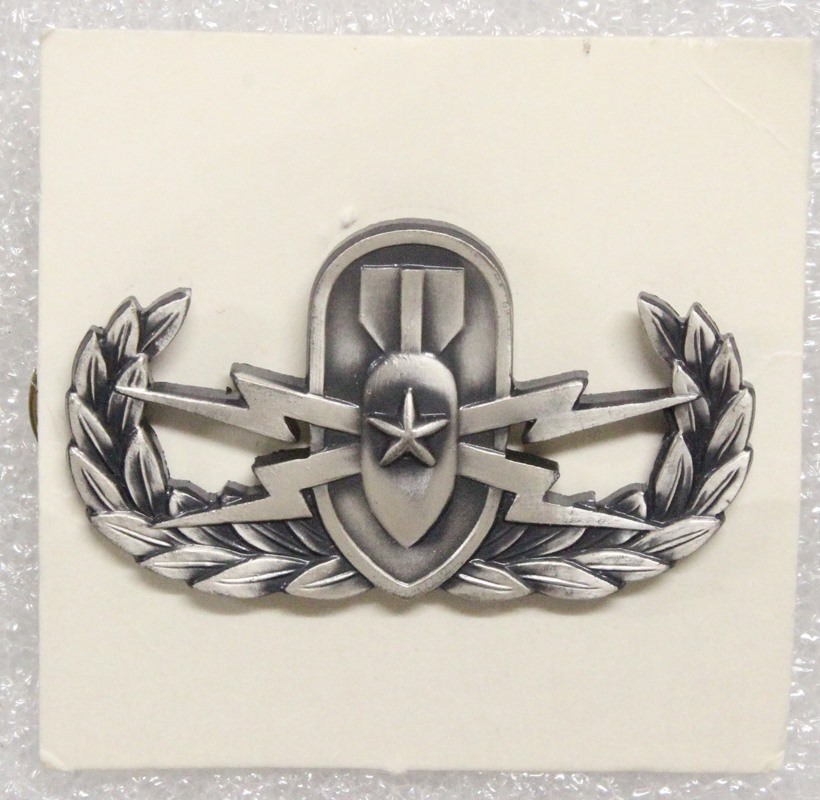 Army Qualification Badge: Senior EOD- on 1983 dated card