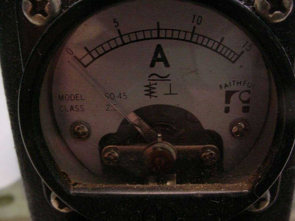 Variable transformer 0-130volt 10 amps with meter