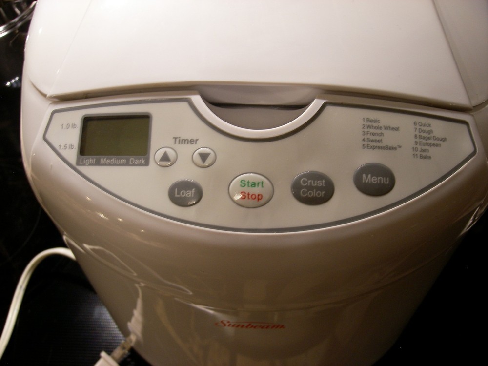 SUNBEAM Bread Maker Machine Makes 1.5lb Loaf Mod # 5890 Complete