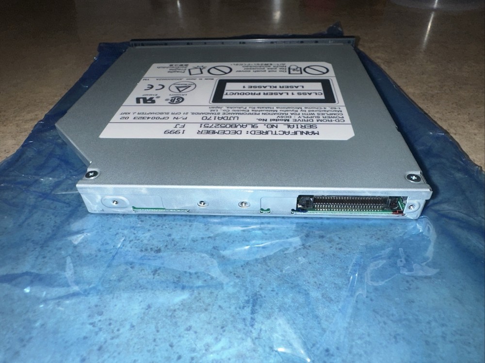 Fujitsu Siemens E-Series E6540 E6560 E6570 CD ROM UJDA170 CD Dvd Burner Drive