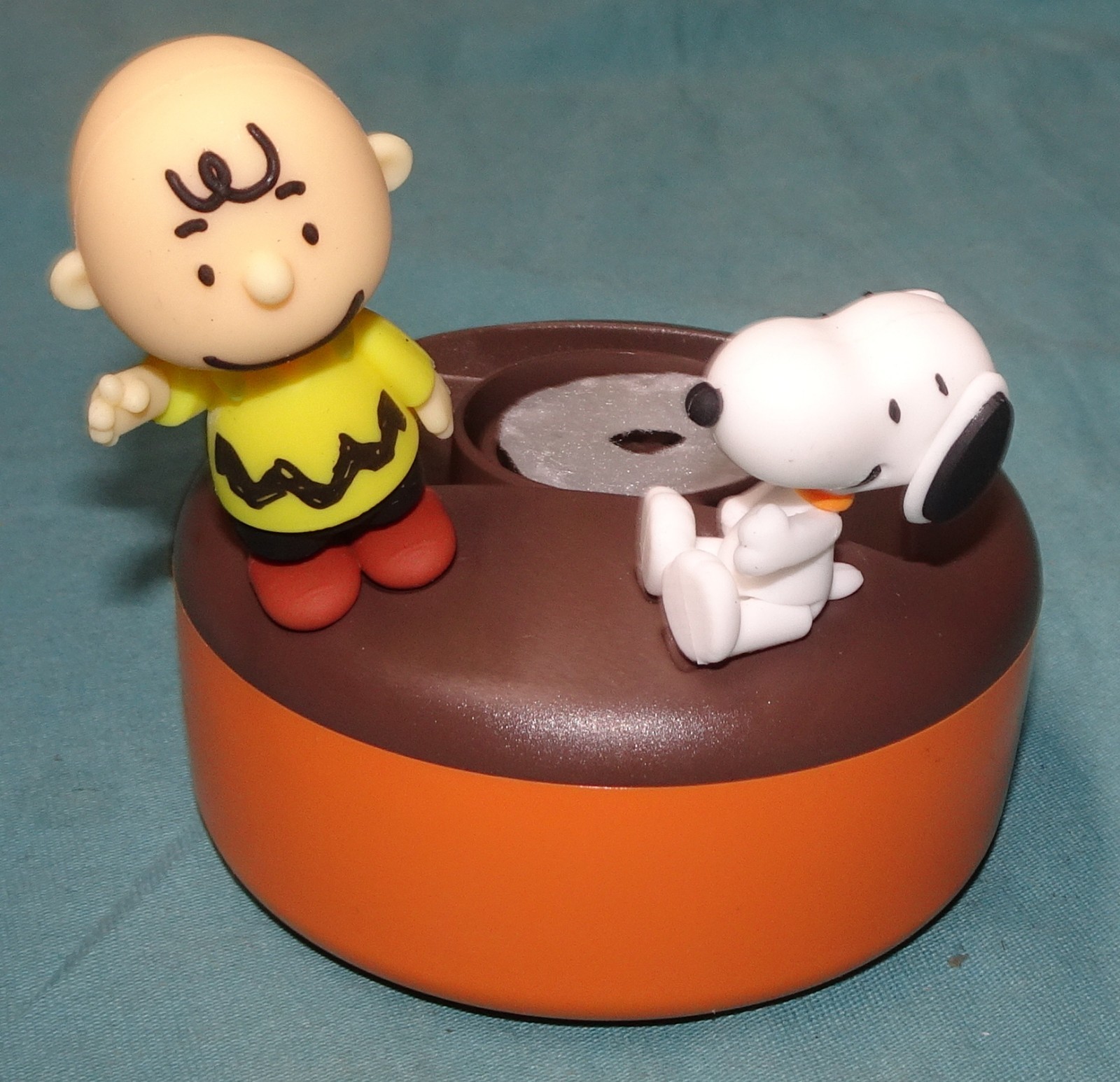 used = Peanuts Snoopy & Charlie Haunted House Diffuser Essential Oil Included