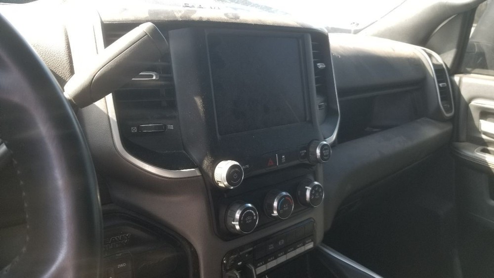 24 DODGE RAM 3500 AIR SHUTTER 6.7L ETM