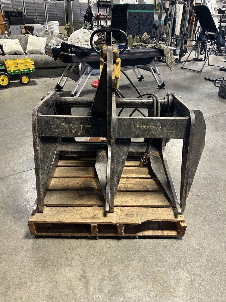 North American Attachments Root Grapple for Skid Steer Loader