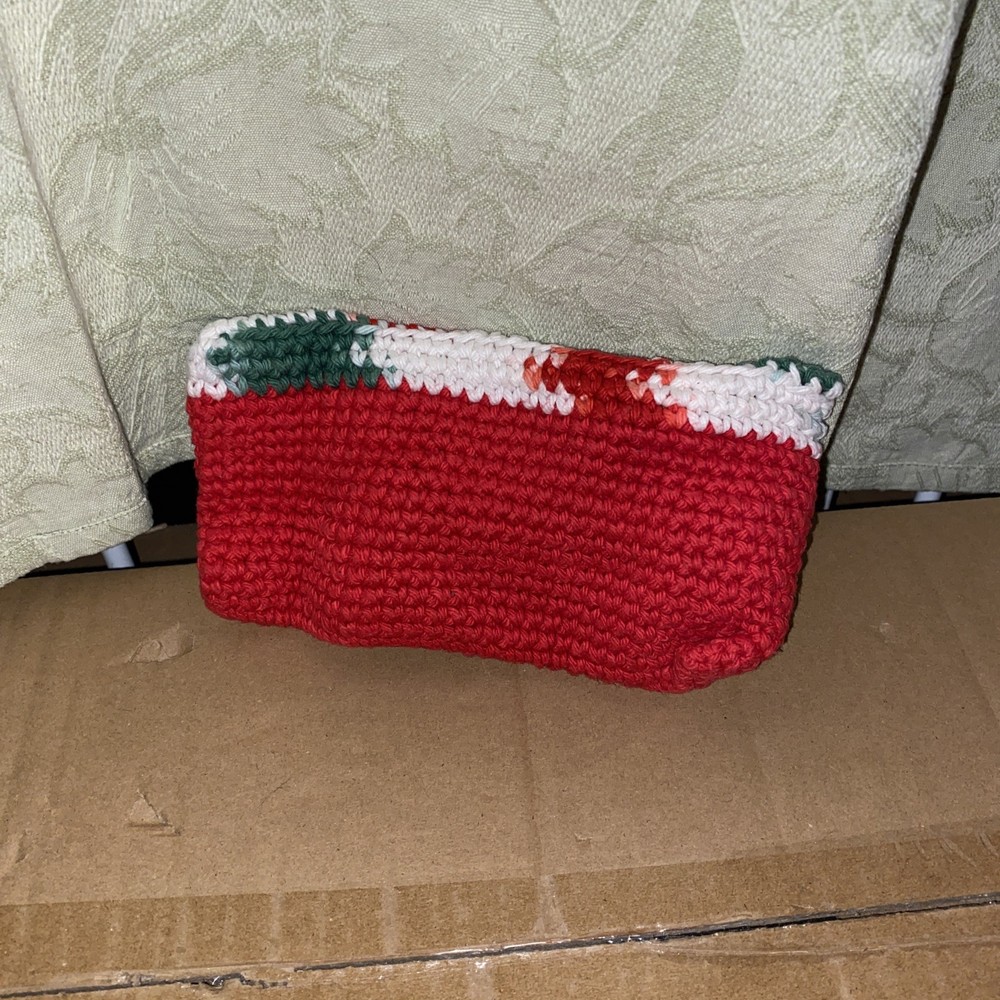 Crocheted Little Pouch