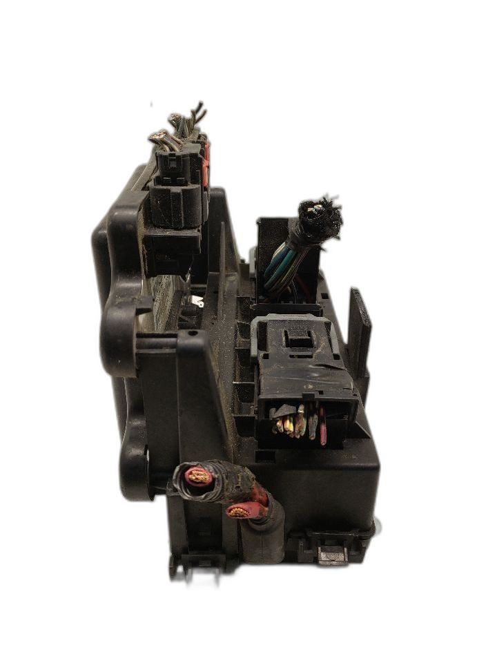 Engine ECM Power Supply Includes Fuse Box Junction Box Fits 2007 COMMANDER OEM