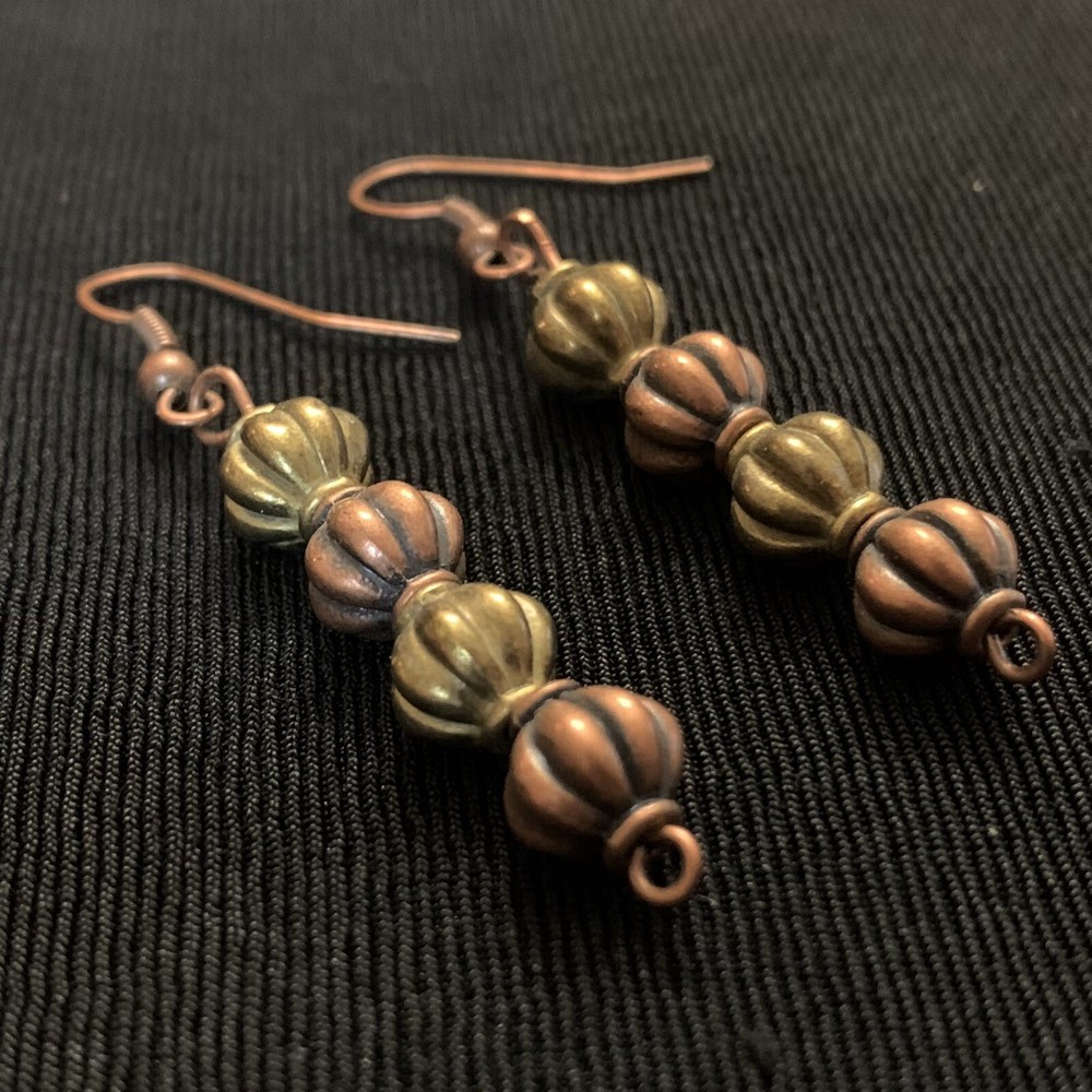Vtg Fluted Drop Bead Dangle Hook Earrings Copper Tone Green 2”