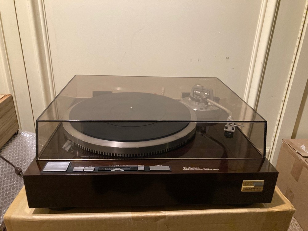 Technics SL M2 direct drive quartz lock turntable