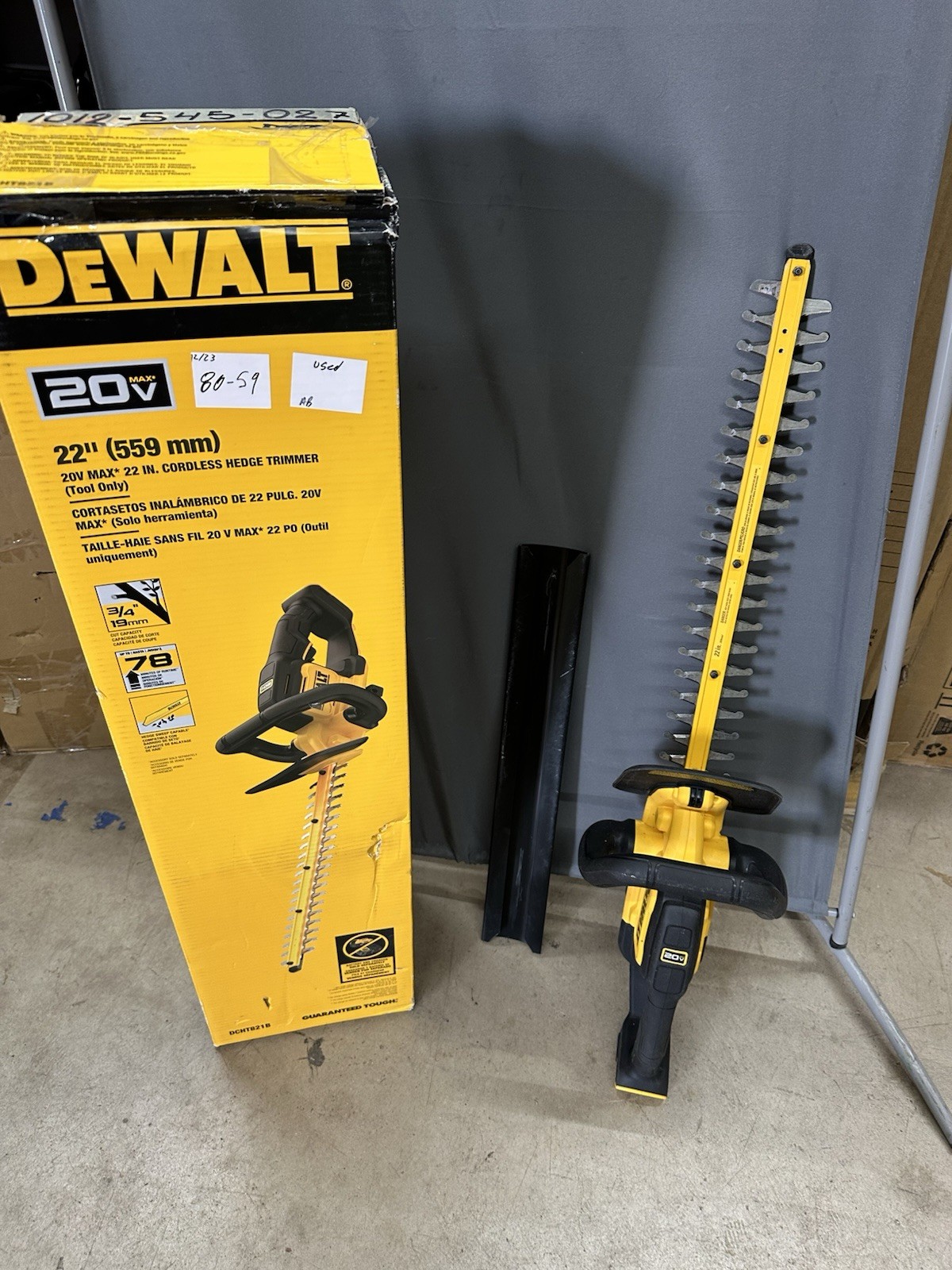 DEWALT 20V MAX 22" Cordless Hedge Trimmer,Tool Only (DCHT821B) Used