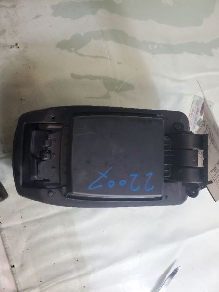 COROLLA 2017 Armrest/ front console 27849