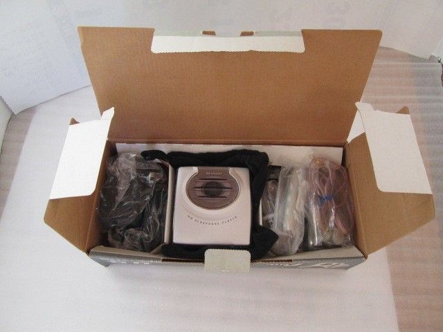 Sharp MD-DS33-A Portable MD Player Blue with AC Adapter and Charger Tested