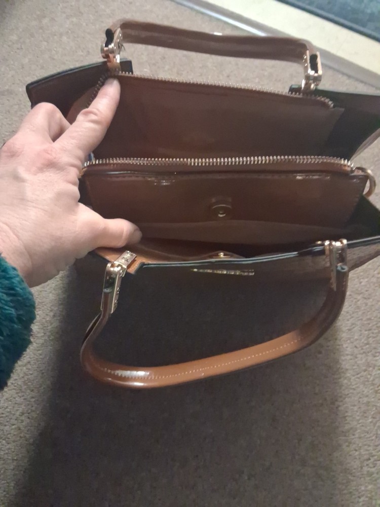 Danbury alligator bag with pockets