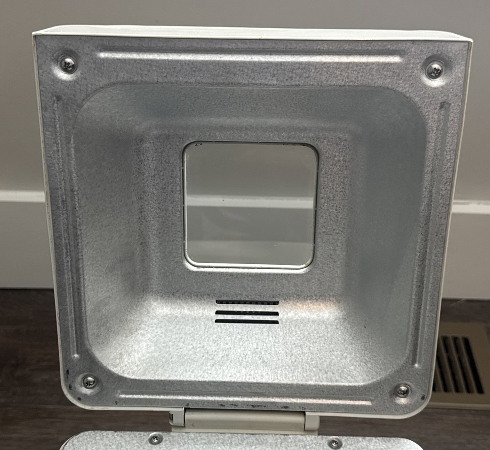 Vintage Toastmaster Bread Box Bread Maker 2 Lb Model 1172 NOS NWOB