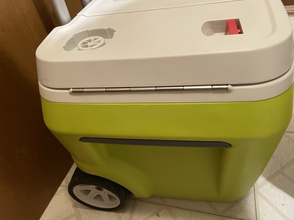 😎 COOLEST COOLER WITH BLENDER