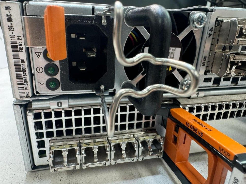 DELL EMC OPE25 Unity 400 25x SFF Storage FLASH RAID Disk Drive Array 900-542-004