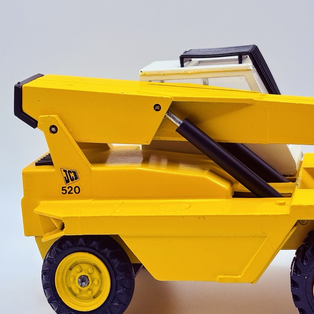 JCB 520 Telescopic Handler - NZG 1:35 Scale Diecast Model #175