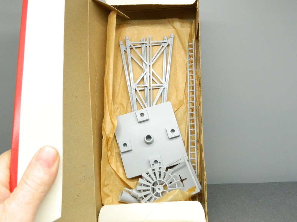 O Scale Vintage Plasticville #1408 WINDMILL Complete, Unbroken