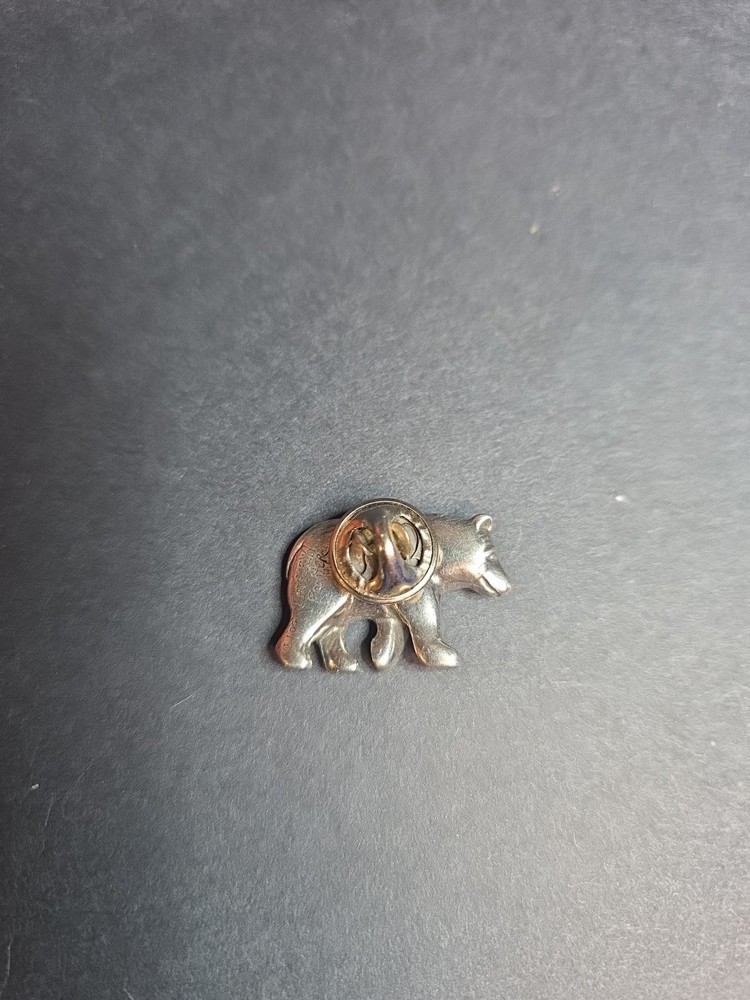 Carved Danforth Pewter Metal WALKING BEAR Realistic Button B21