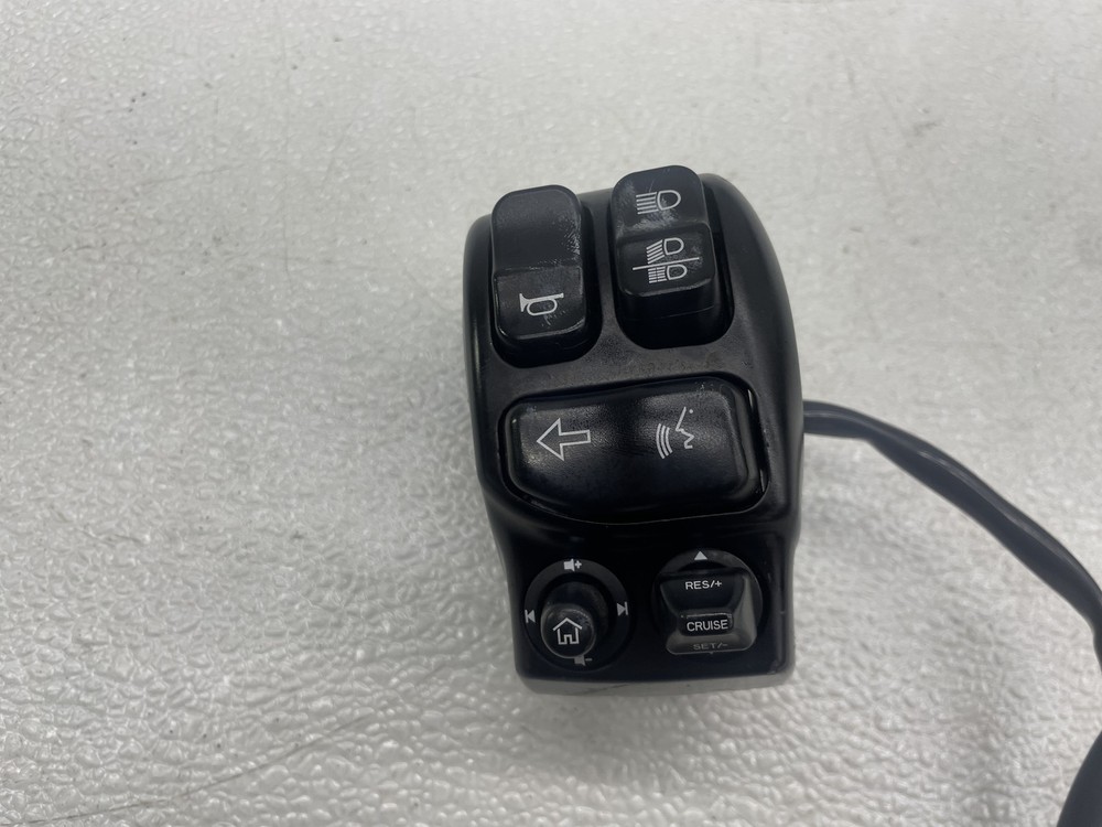 17-19 HARLEY-DAVIDSON ELECTRA GLIDE ULTRA CLASSIC FLHTCU LEFT CONTROL SWITCH