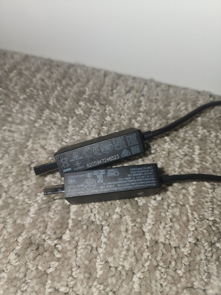 Microsoft Wireless Display Adapter V2 Model 1733 HDMI USB