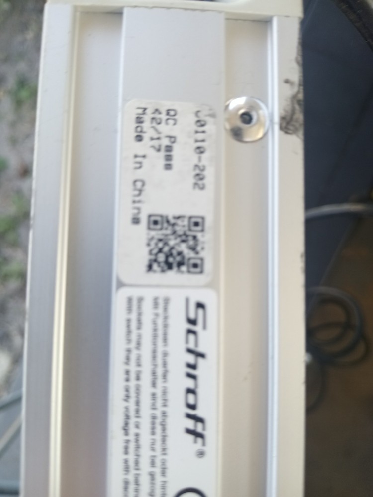 QTY 2 SCHROFF 8 SOCKET POWER STRIP 60110-202