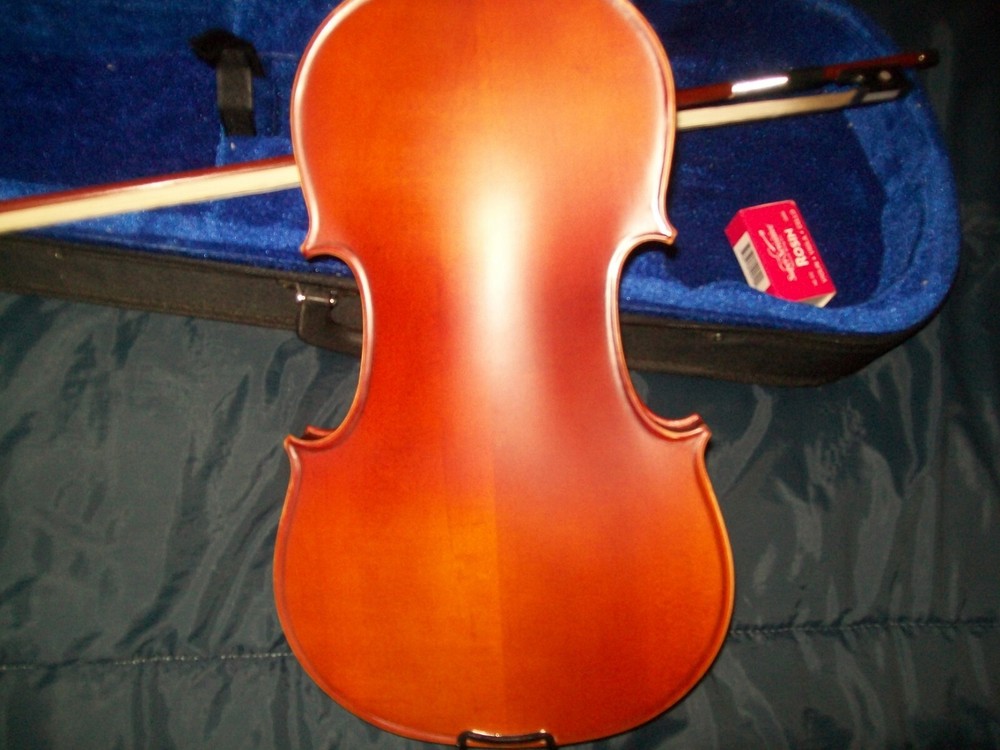 4/4 Full size violin