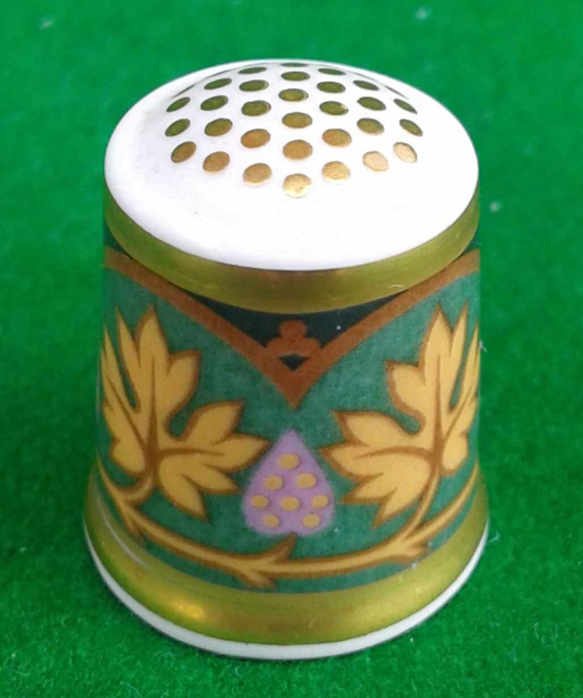 MINTON THIMBLE - LEAF PATTERN.