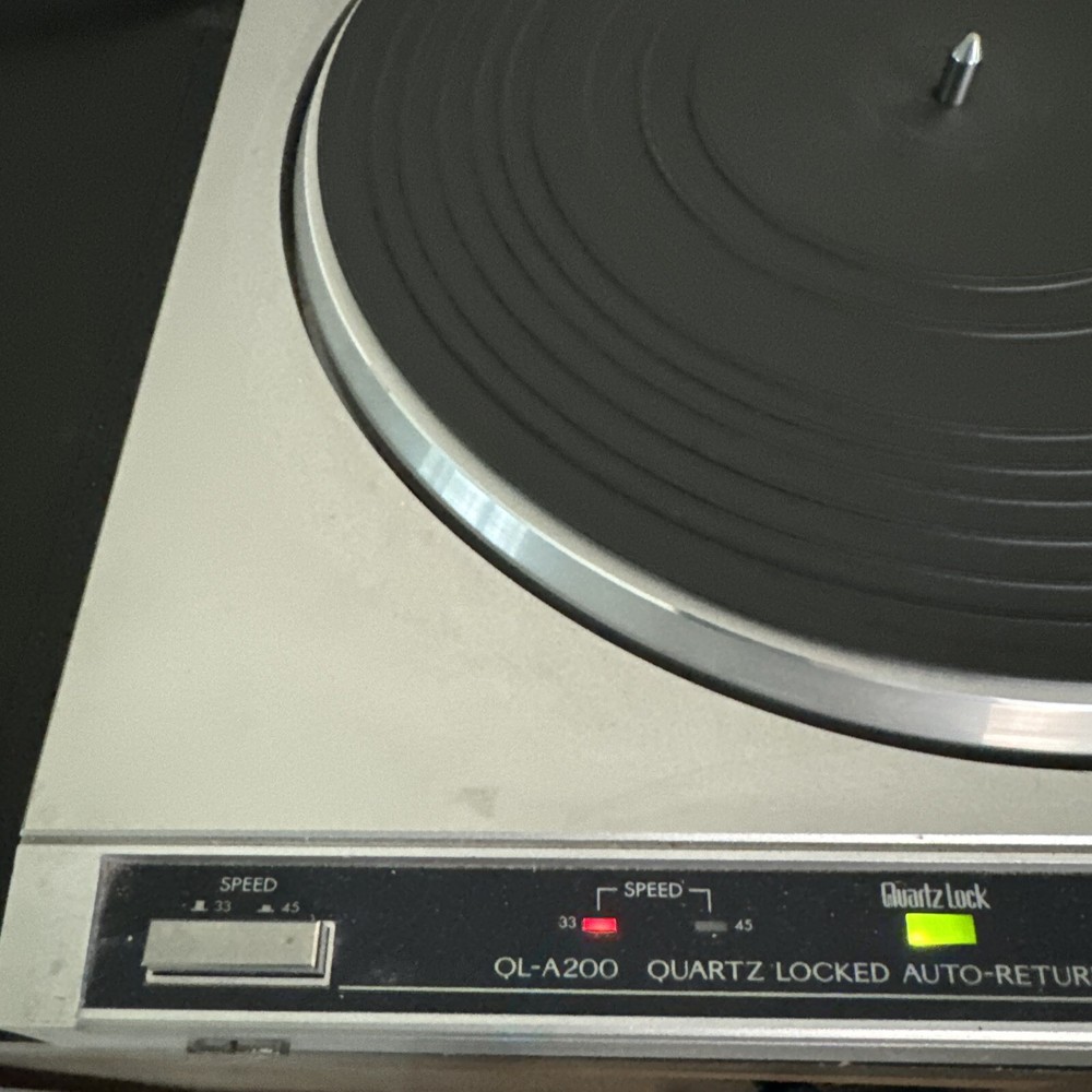 JVC QL-A200 Quartz Turntable