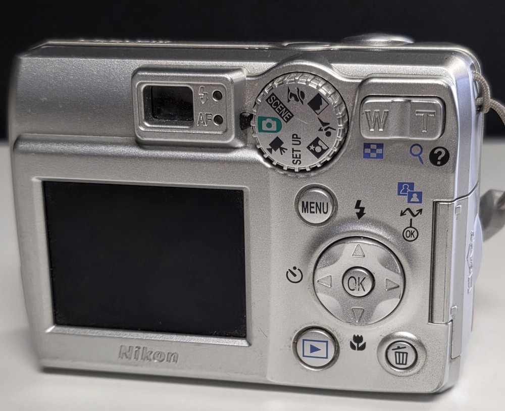 Nikon Digital Camera Coolpix 4600 4.0MP Silver Tested