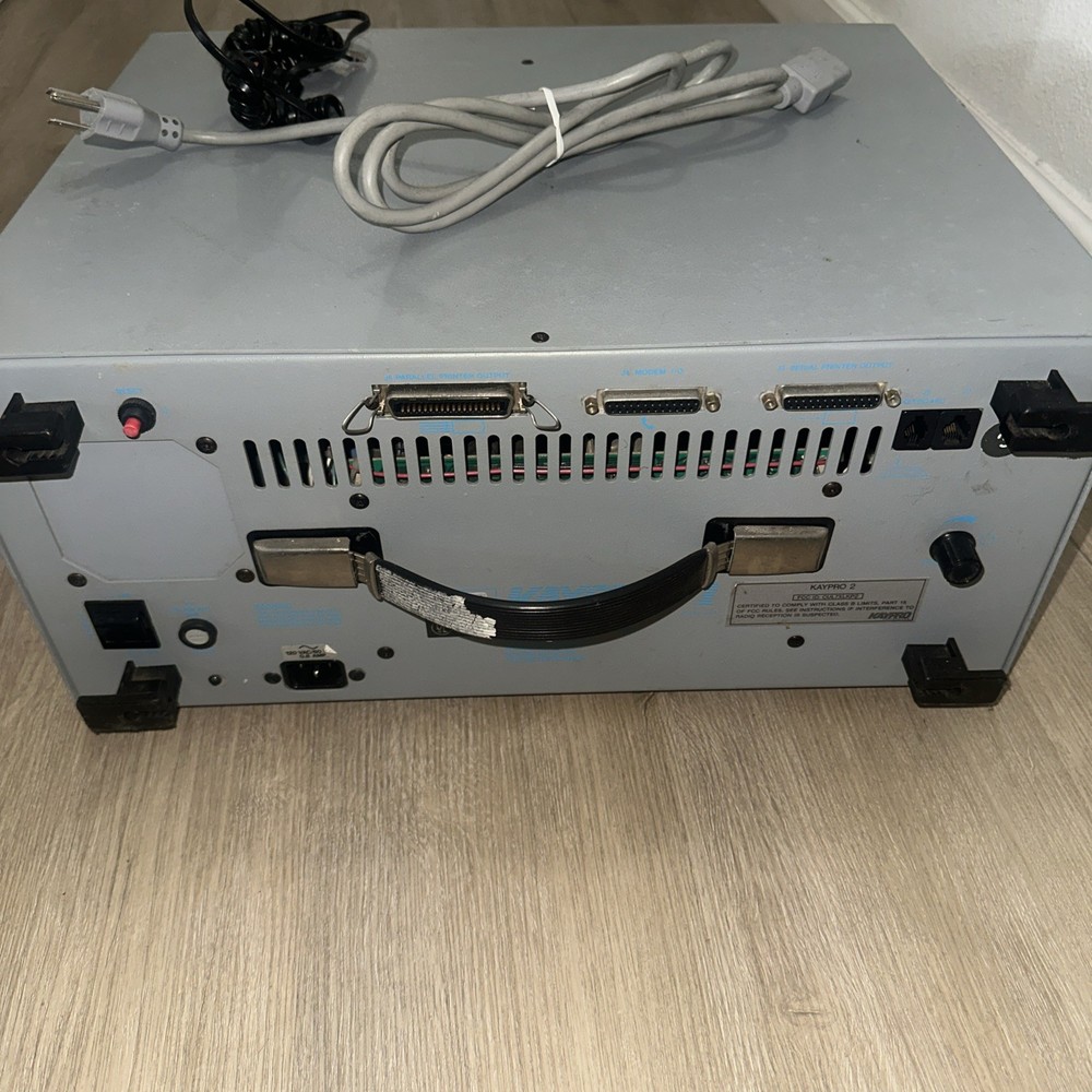Vintage Kaypro 1 Portable Computer 81-021.