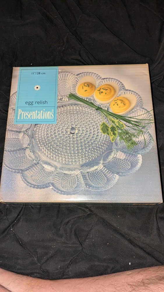 PRESENTATIONS HOBNAIL DEVILED EGG/RELISH DISH ORIGINAL BOX NEW