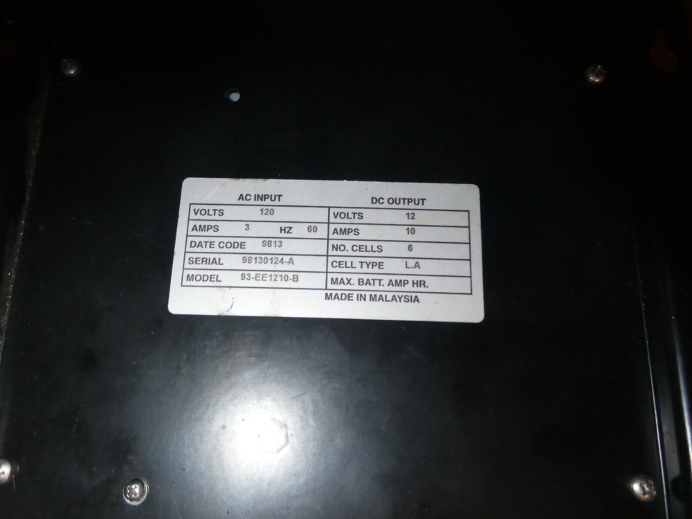 DYTEK E CLASS MARINE ELECTRONIC 10A AMP BATTERY CHARGER