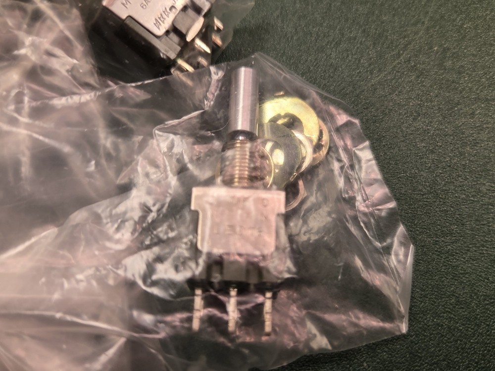 4 each MH-P107 M-2113 SPDT LED indicator micro bat handle switch NEW