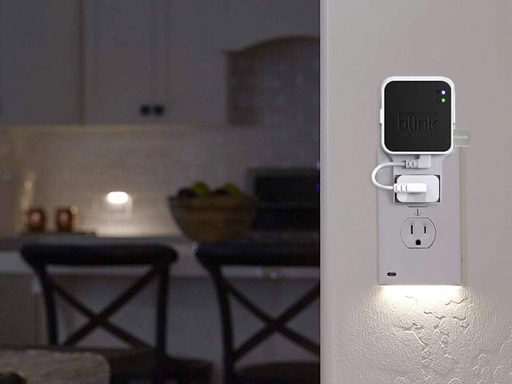 256GB USB Flash Drive & Outlet Mount for Blink Sync Module 2 - Space Saving